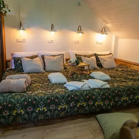 Chillinn Rose Konukevi Eğri