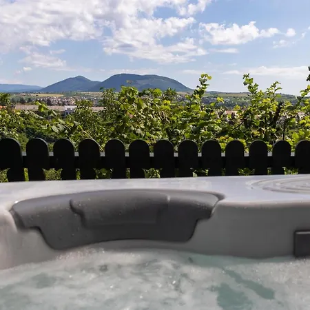 Konukevi Chillinn Rose