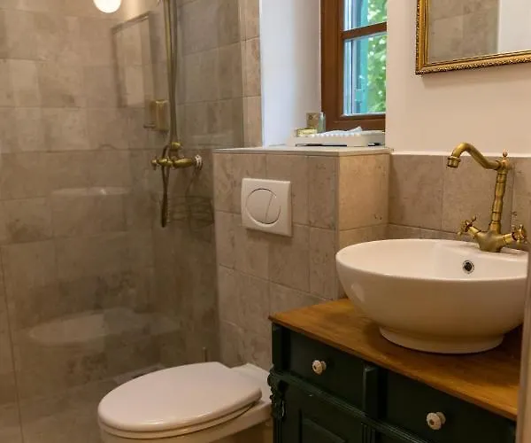 Chillinn Rose Гостьовий будинок *